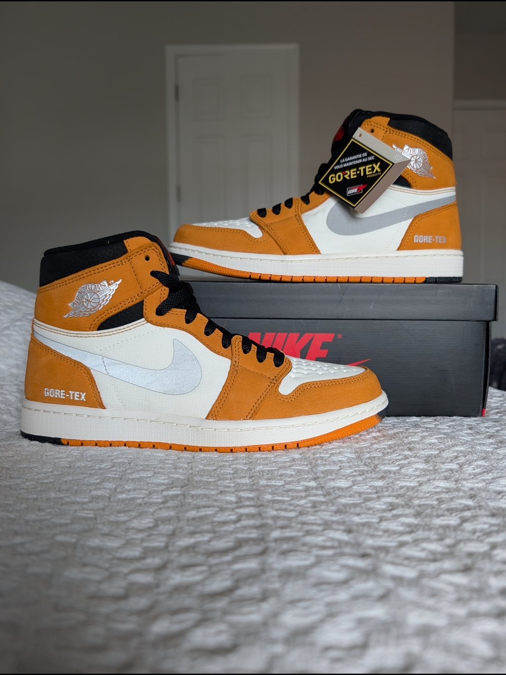 Nike Air Jordan 1 GORE-TEX White & Orange High